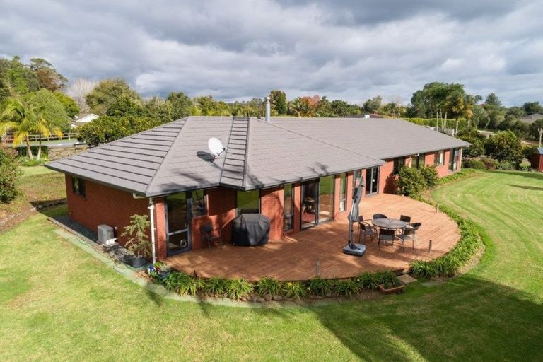 Photo of property in 6 Okura Drive, Kerikeri, 0230