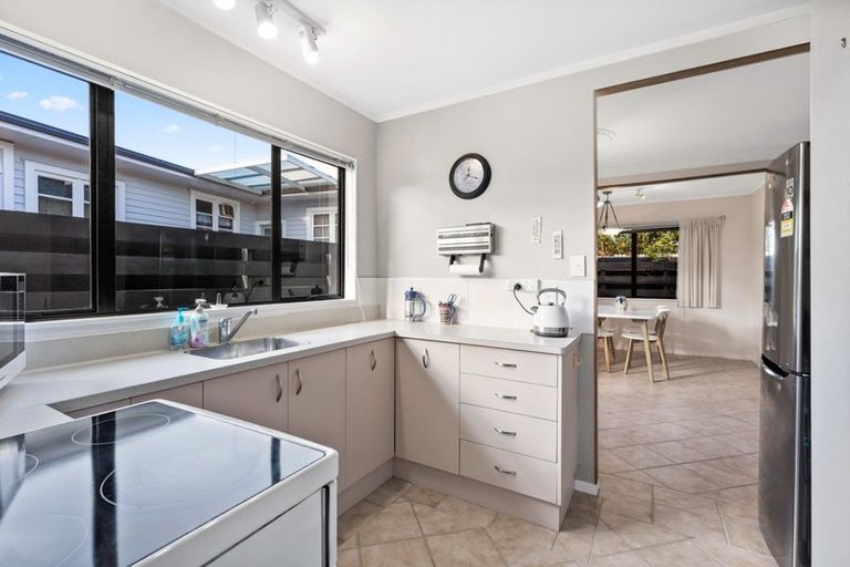 Photo of property in 12 Athena Grove, Highbury, Palmerston North, 4412