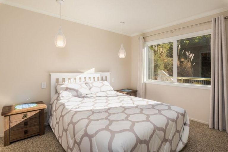 Photo of property in 28 Brough Place, Ngakuta Bay, Picton, 7281