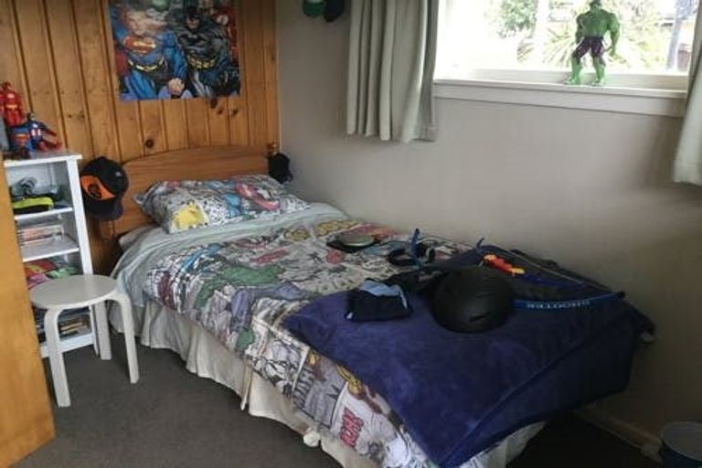 Photo of property in 11 Grimseys Road, Redwood, Christchurch, 8051