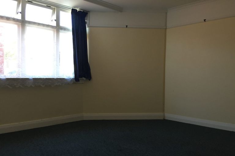Photo of property in 2/60 Brougham Street, Mount Victoria, Wellington, 6011