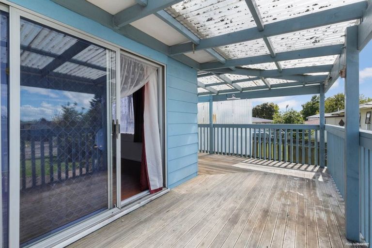 Photo of property in 1/5 Astral Place, Clover Park, Auckland, 2019