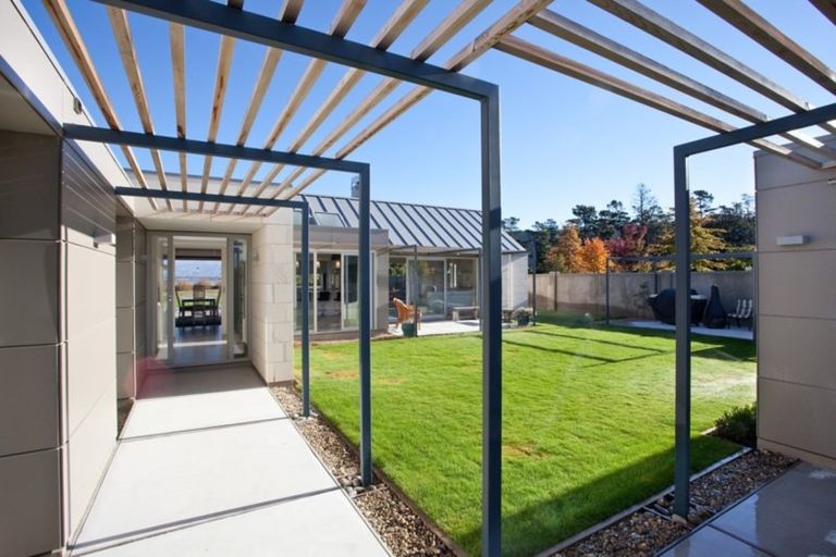 Property details for 42 Pisa Moorings Road, Mount Pisa, Cromwell, 9383