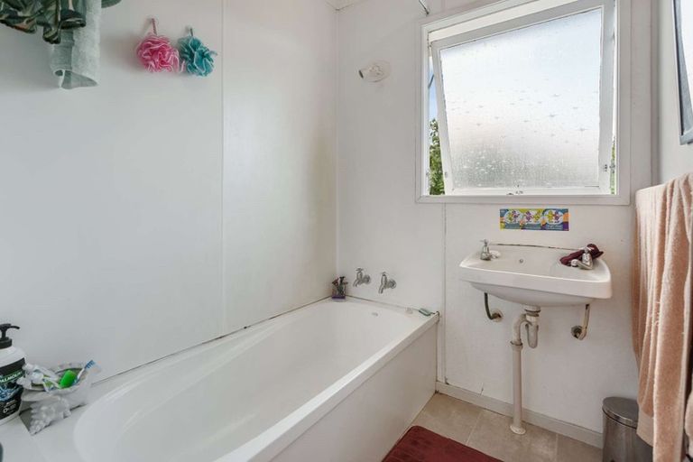 Photo of property in 24 Lisa Crescent, Mangakakahi, Rotorua, 3015