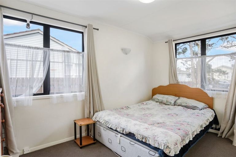 Photo of property in 54 Valiant Street, Mangere, Auckland, 2022
