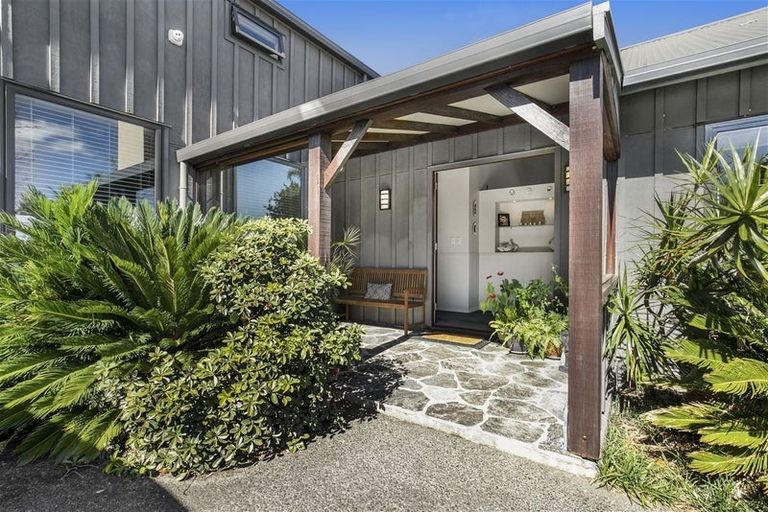 Photo of property in 59 Whitford Park Road, Whitford, Manurewa, 2576