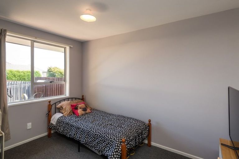 Photo of property in 1/8 Leonie Place, Aranui, Christchurch, 8061