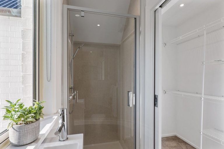 Photo of property in 32 Wai-iti Terrace, Burnside, Christchurch, 8052