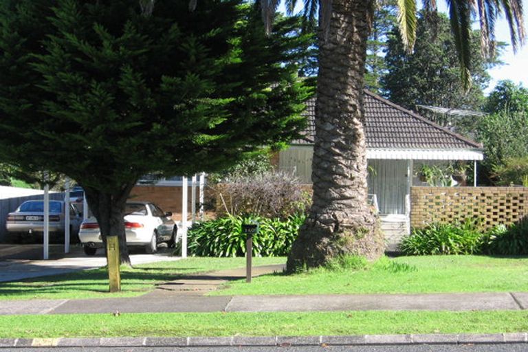 Photo of property in 140 Edgewater Drive, Pakuranga, Auckland, 2010
