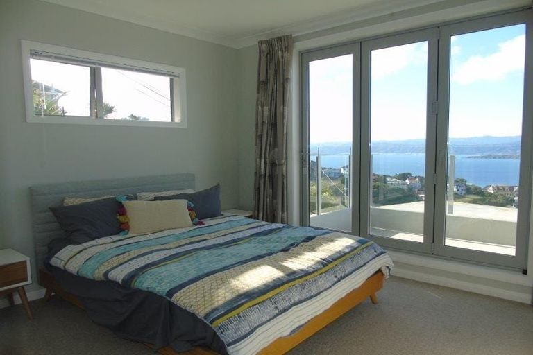 Photo of property in 118a Nicholson Road, Khandallah, Wellington, 6035