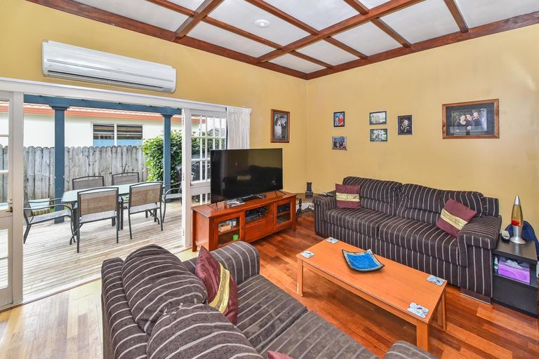 Photo of property in 1/32 Landscape Road, Papatoetoe, Auckland, 2025