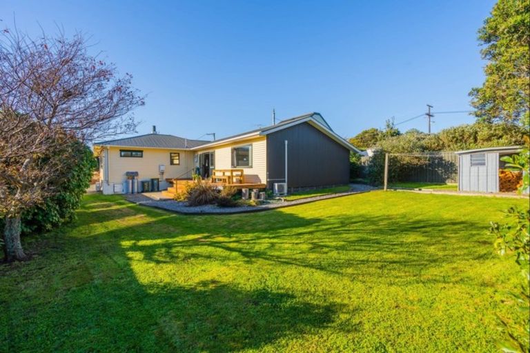 Photo of property in 4 Gray Street, Pukerua Bay, 5026