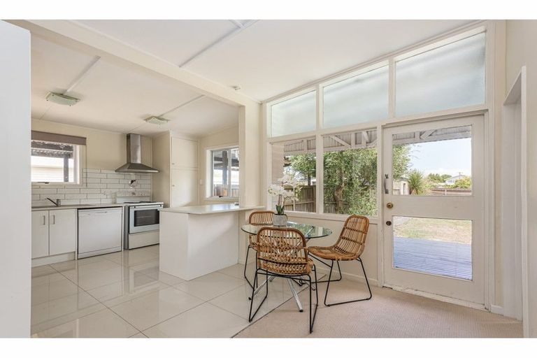 Photo of property in 15 Bronwyn Street, Mairehau, Christchurch, 8052