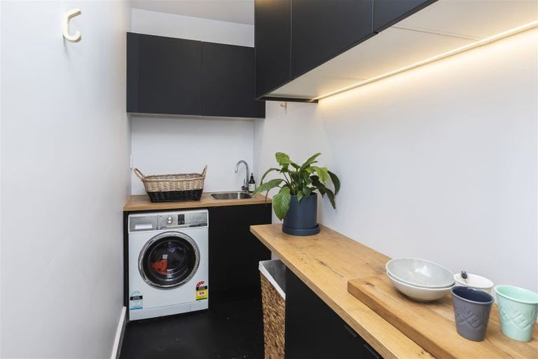 Photo of property in 7 Alpha Avenue, Strowan, Christchurch, 8052