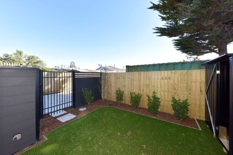 Photo of property in 2/62 Bowhill Road, New Brighton, Christchurch, 8083