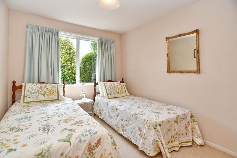 Photo of property in 158 Avonhead Road, Avonhead, Christchurch, 8042