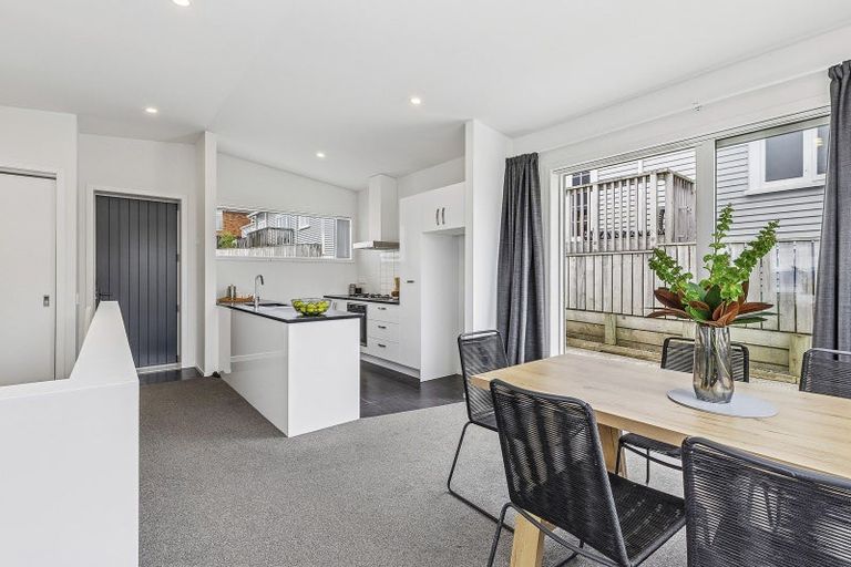 Photo of property in 22d Mandalay Terrace, Khandallah, Wellington, 6035