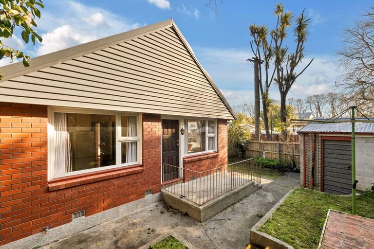 Photo of property in 31 Fifield Terrace, Waltham, Christchurch, 8023