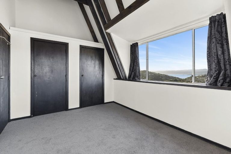 Photo of property in 9 Oldham Way, Crofton Downs, Wellington, 6035