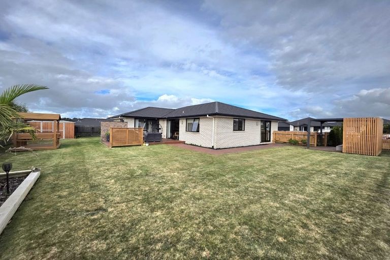 Photo of property in 35 Keene Drive, Bell Block, New Plymouth, 4312