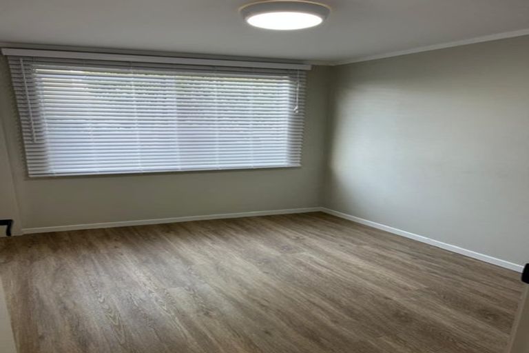 Photo of property in 1/67 Langana Avenue, Browns Bay, Auckland, 0630