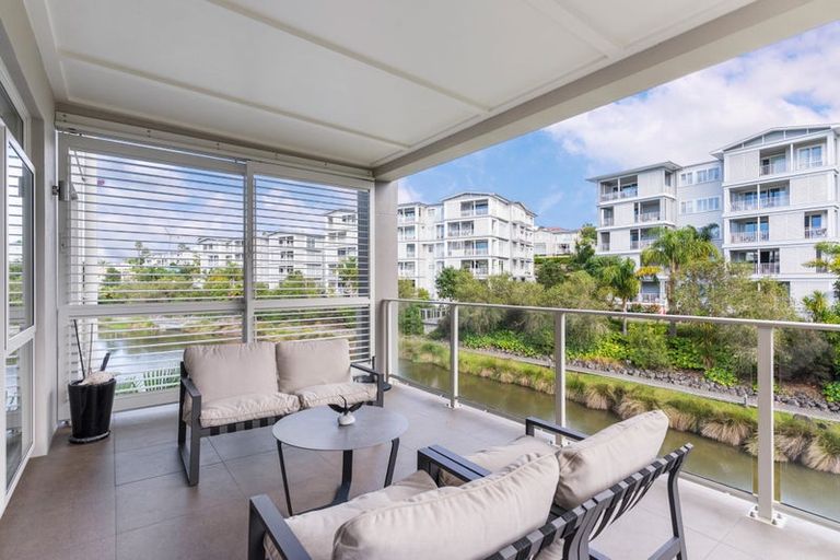 Photo of property in 77 Parkside Drive, Orewa, 0931