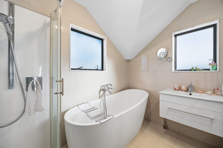 Photo of property in 379 Hobsonville Road, Hobsonville, Auckland, 0618