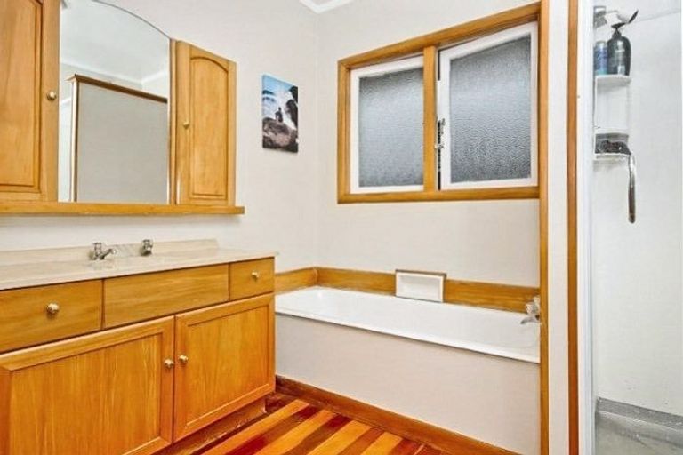 Photo of property in 53 Braid Road, St Andrews, Hamilton, 3200