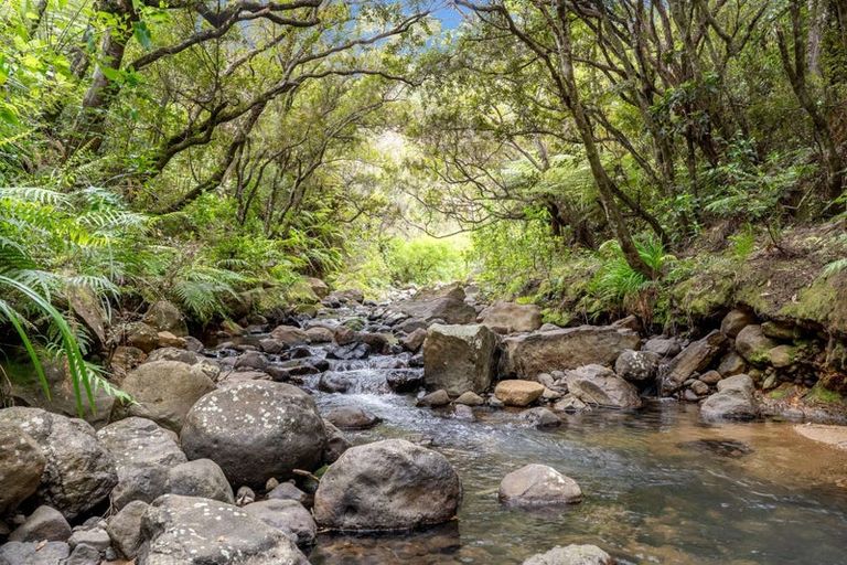 Photo of property in 5 Silverstream Falls Row, Whenuakite, Whitianga, 3591