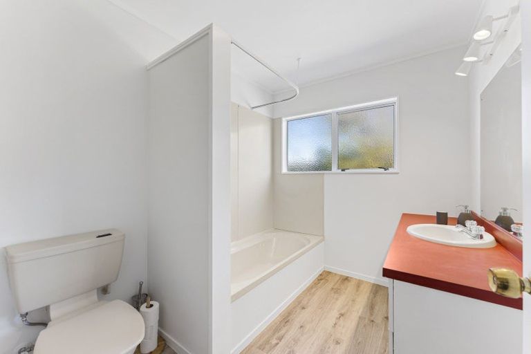 Photo of property in 18 Kitchener Street, Te Horo Beach, Otaki, 5581