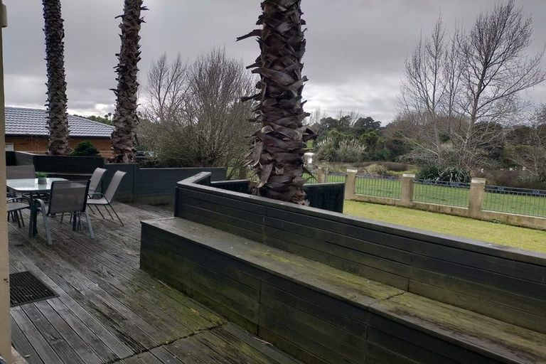 Photo of property in 10 Crannog Fen, Wattle Downs, Auckland, 2103