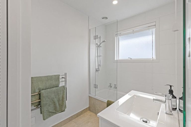 Photo of property in 1/82 Holly Road, St Albans, Christchurch, 8014