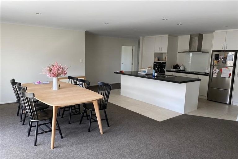 Photo of property in 3 Fred White Drive, Kumeu, 0810