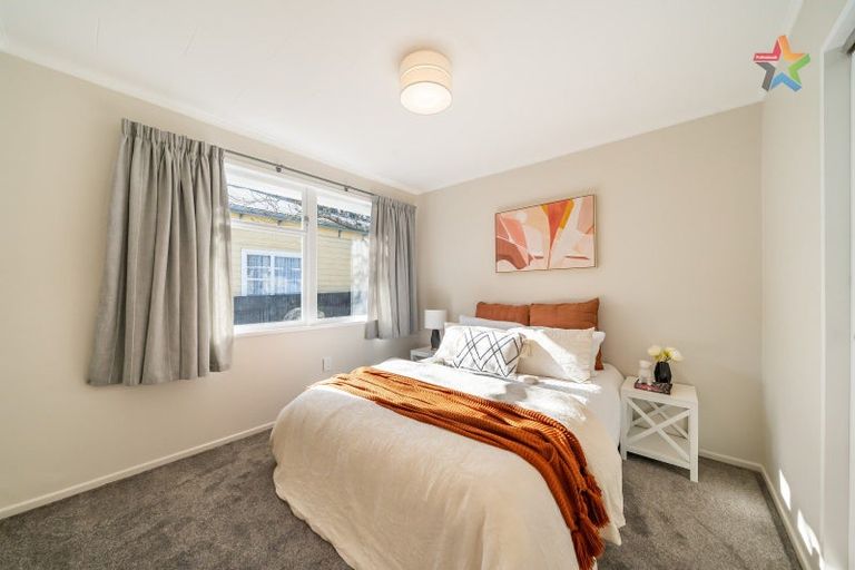 Photo of property in 2/12 Bridge Street, Melling, Lower Hutt, 5010