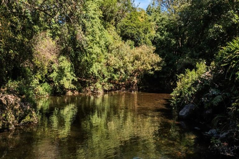 Photo of property in 1760 Mountain Road, Inglewood, 4386