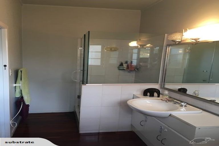 Photo of property in 93a Shaw Road, Oratia, Auckland, 0604