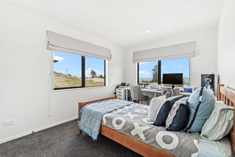 Photo of property in 36 Resolution Drive, Gulf Harbour, Whangaparaoa, 0930