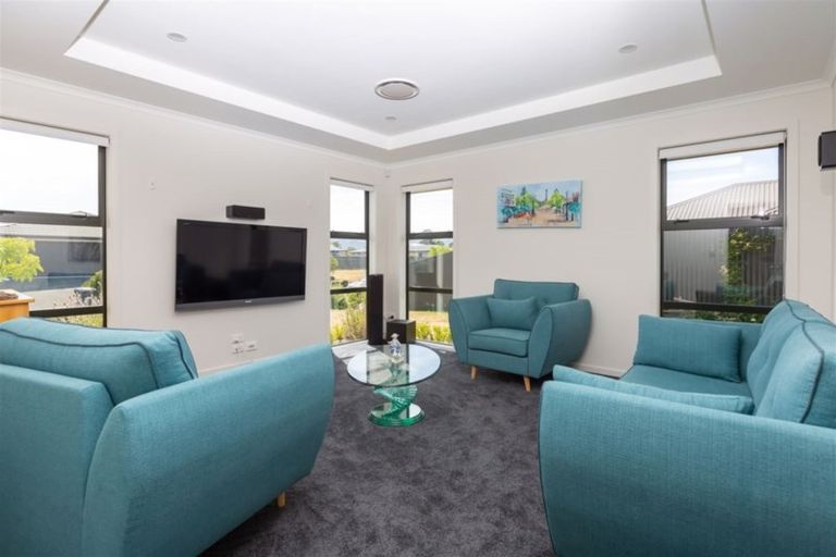 Photo of property in 13 Puketutu Grove, Motueka, 7120