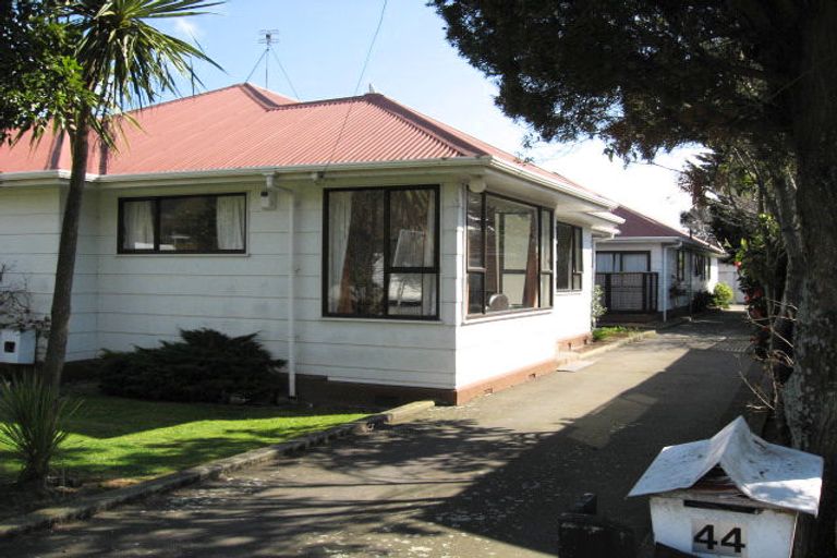 Photo of property in 44 Leighton Avenue, Waiwhetu, Lower Hutt, 5010