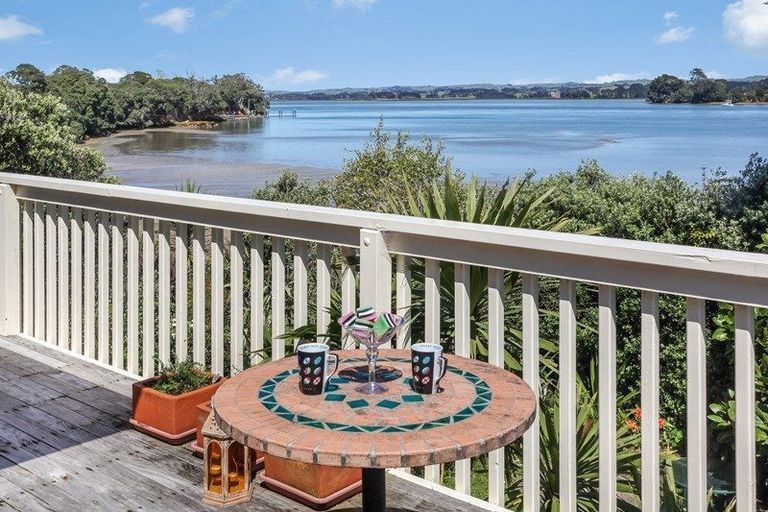 Photo of property in 12 Channel View Road, Clarks Beach, Pukekohe, 2679