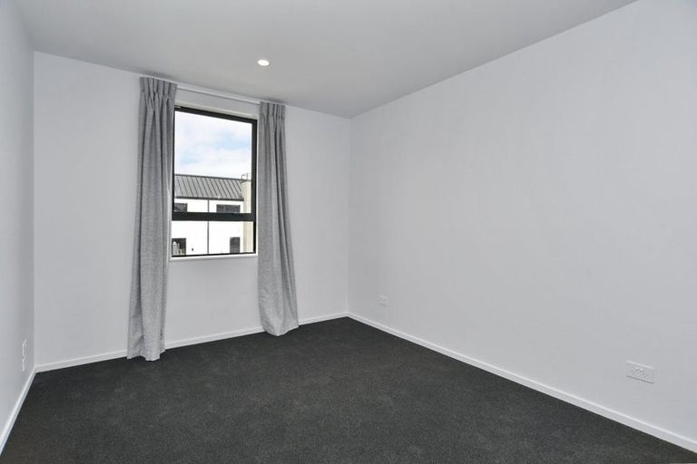 Photo of property in 1b Malaga Crescent, Harewood, Christchurch, 8051