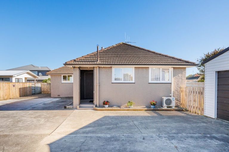 Photo of property in 11 Hendon Place, West End, Palmerston North, 4412