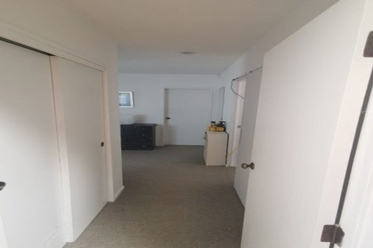 Photo of property in 52 Grenada Avenue, Forrest Hill, Auckland, 0620