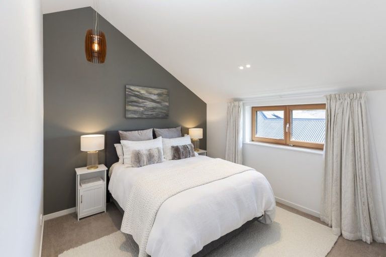 Photo of property in 18 College Avenue, Strowan, Christchurch, 8052