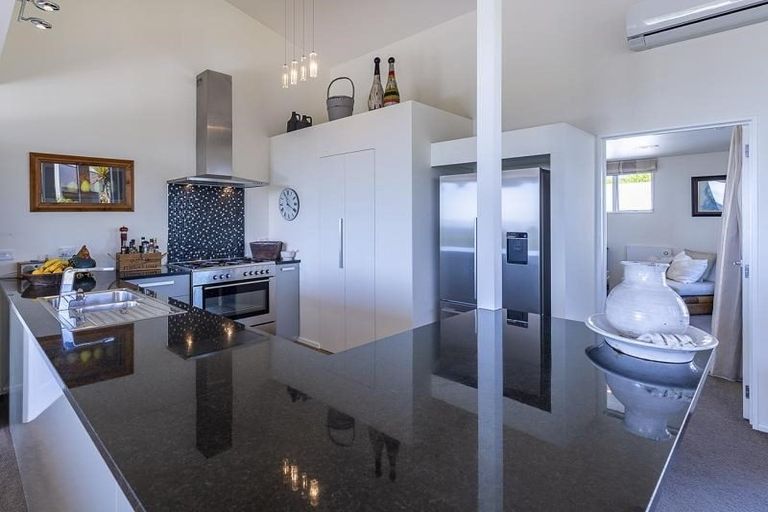 Photo of property in 18 Istana Place, Britannia Heights, Nelson, 7010