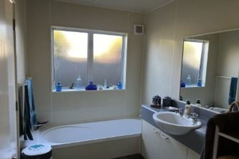 Photo of property in 16 Tarrant Place, Motueka, 7120