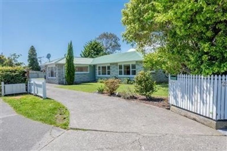 Photo of property in 25 Rimu Street, Waikanae, 5036