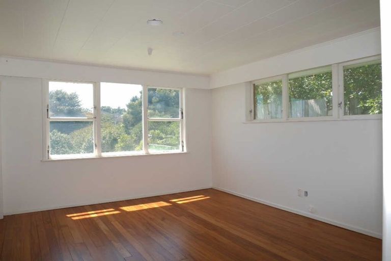 Photo of property in 12 Kowhai Grove, Raumati Beach, Paraparaumu, 5032