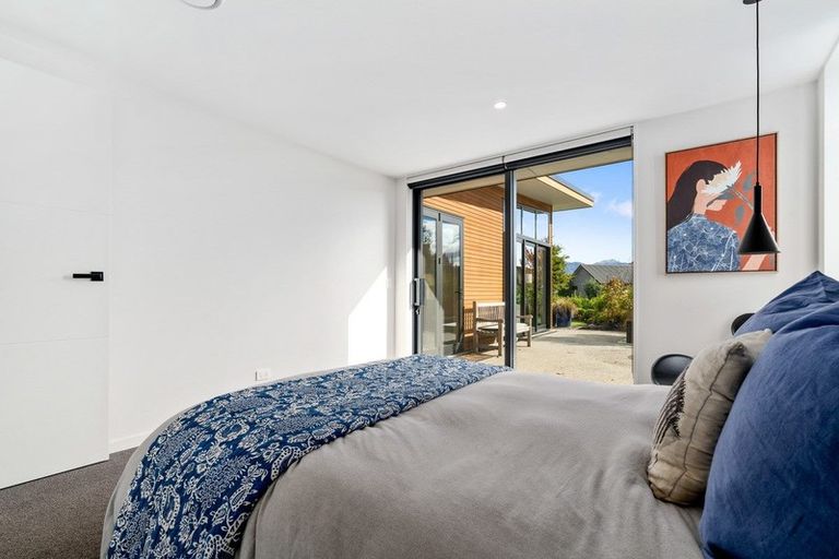 Photo of property in 73 Rob Roy Lane, Wanaka, 9305