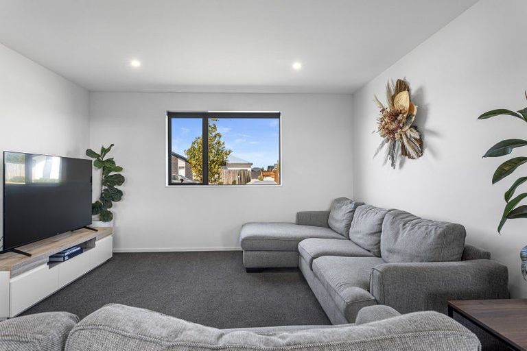 Photo of property in 13 Johnson Avenue, Amberley, 7410